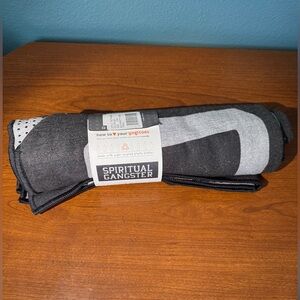 SPIRITUAL GANGSTER x MANDUKA YOGI TOES hot yoga mat gripping towel ONE SIZE